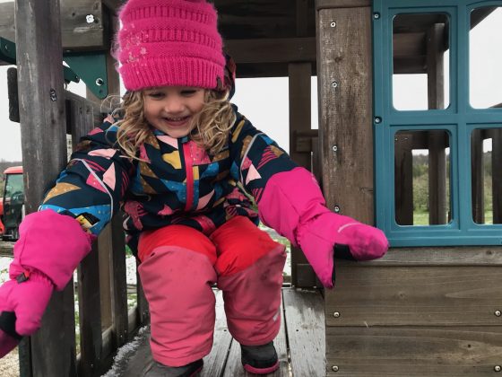 Snow-Pile-Patagonias-Recycled-Jackets-and-Bibs-for-Youngsters-lifestyle