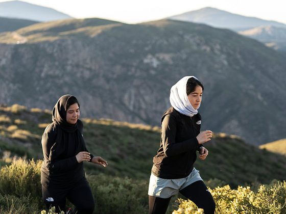 Free-to-Run-Th-North-Face-Stephanie-Case-two-women