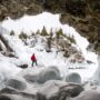 Winter hiking Bruce Peninsula Ontario, to the Grotto